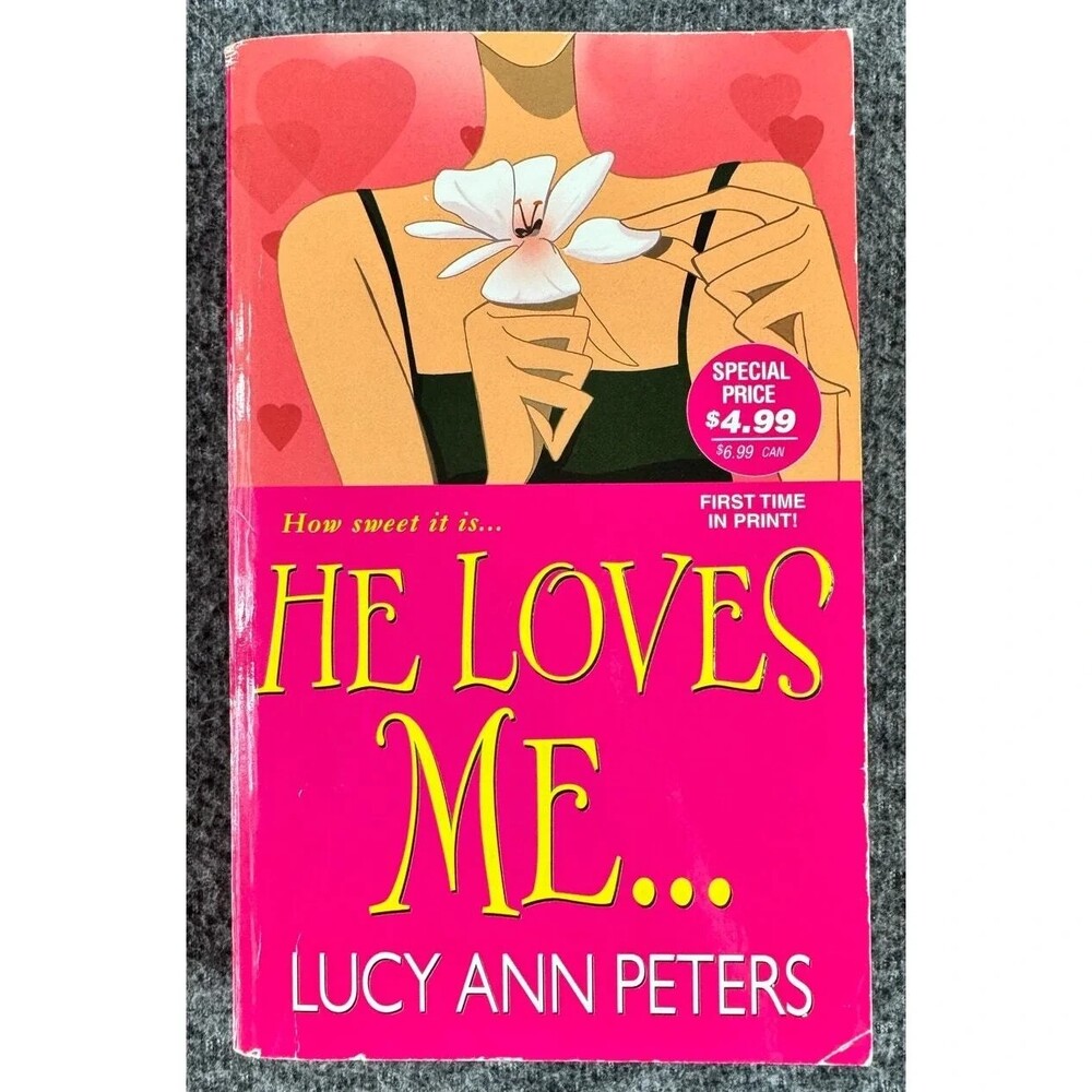 He Loves Me by Lucy Ann Peters (Paperback)